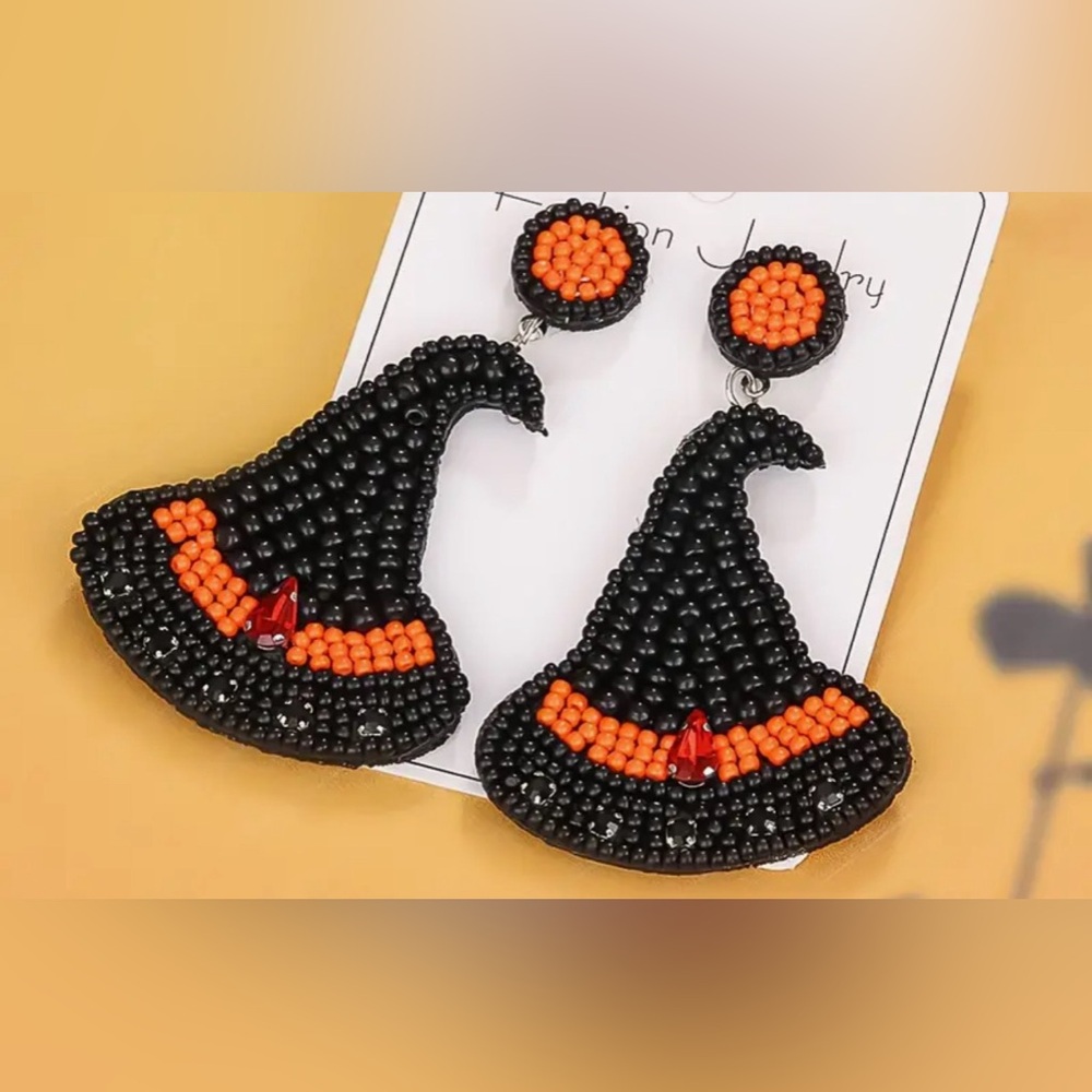 NWT BOHO BEADED WITCHES HAT EARRINGS f